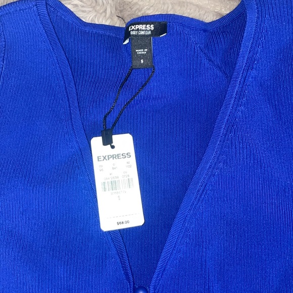 Button Front Top - Picture 2 of 3